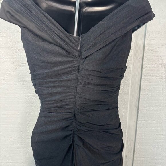 La Femme Black Off The Shoulder V Neck Dress Size 8 NWOT - Picture 7 of 13